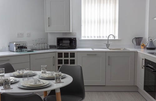 Ipswich Apartment | Suffolk Autumn Midweek & Weekend Short Breaks - Business Trips - 5★ Reviews