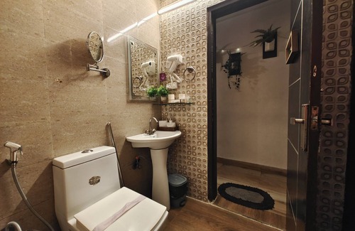 New Delhi Apartment | Sufiyana Plain Exquisite Beautiful 2