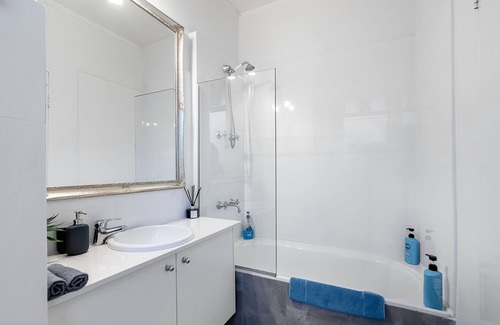 West Perth Apartment | Sugar cube In kings park walking distance to CBD