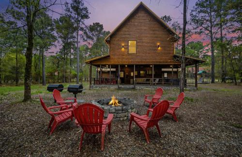 Broken Bow House | Sugar Daddy - large family cabin pool table games