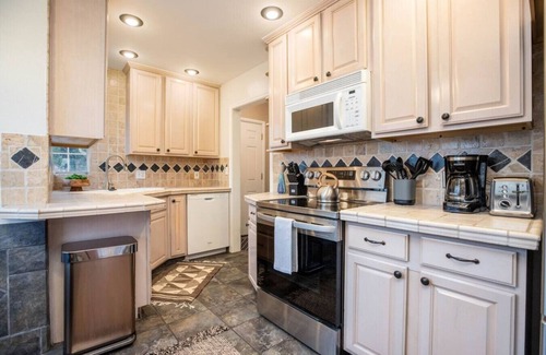 Sugar House Apartment | Sugar House Basecamp - 30 Minutes to Ski Resorts!