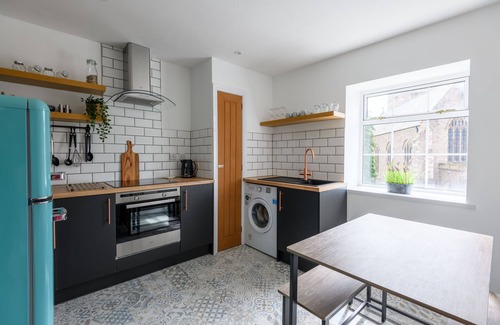Abergavenny Apartment | Sugar Loaf Loft, Abergavenny Town Centre