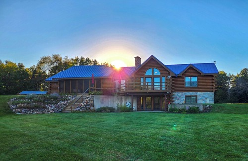 Brodhead Cabin | Sugar River Retreat - 50 acres - Seclusion!