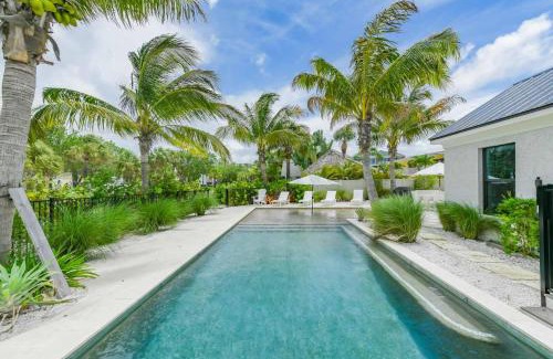 Siesta Key Village House | Sugar Sand Cottage