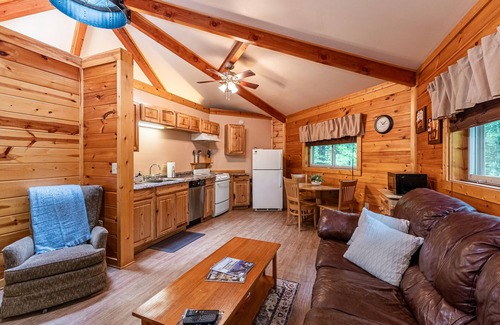 Hico Cabin | Sugar Shack Yurt Romantic and cozy!