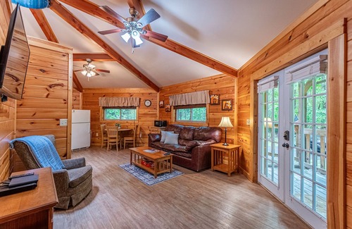Hico Cabin | Sugar Shack Yurt Romantic and cozy!