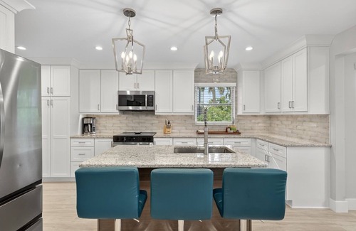 Sanibel House | Sugarfish: 3 BR/3BA Perfect Near Beach Getaway!