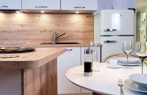 Suhl Apartment | Suhl - Zentral Bahnhof Congress Parkplatz