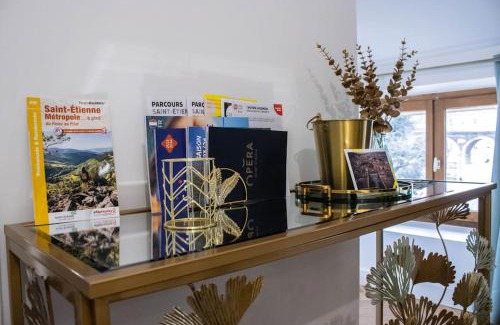 Jacquard - Prefecture Apartment | Suite Émeraude - Jacuzzi