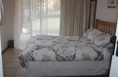 Kempton Park Bed & Breakfast | Suite 1-Doves Nest Guest House-Bed and Breakfast