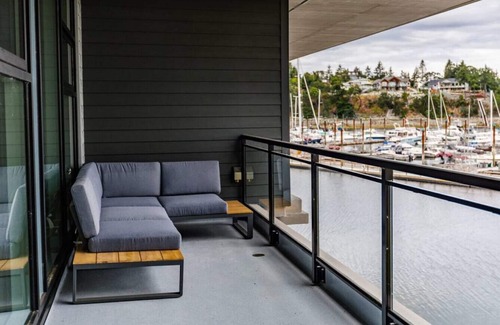 Regional District of Nanaimo Apartment | Suite #113 Contemporary Accommodation Patio Suite
