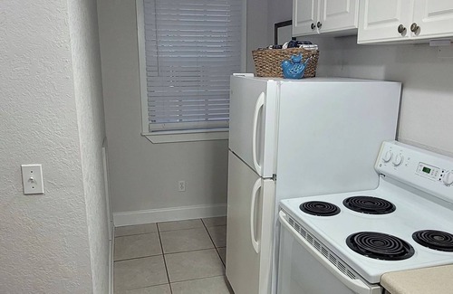 Historic Hyde Park North Apartment | Suite 12 - Casablanca of Hyde Park