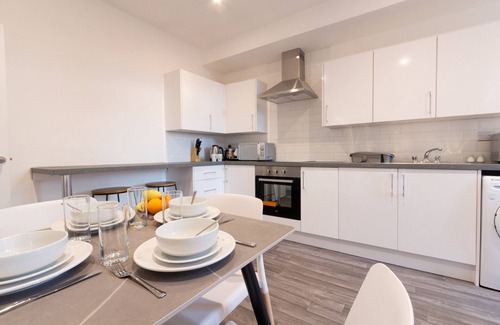 Wigan Bed & Breakfast | Suite 2: Bright, Comfy Room in Prime Wigan Spot