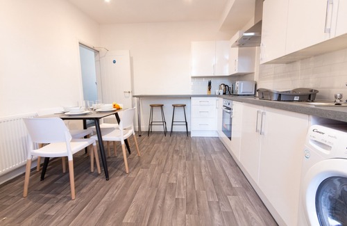 Wigan Bed & Breakfast | Suite 2: Bright, Comfy Room in Prime Wigan Spot