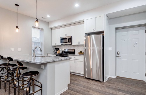 Wrightwood Neighbors House | Suite 2 on Southport 4 Queen Beds