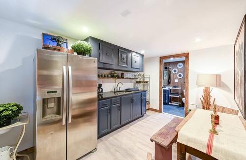 Berryville Other | Suite 4: Outpost · Gorgeous Farm Carriage House Loft
