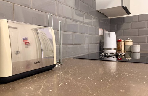 Sheffield Bed & Breakfast | Suite 4: Refurbished Room in a Shared House