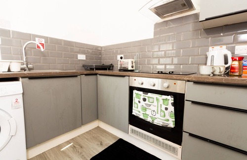 Sheffield Bed & Breakfast | Suite 5: Refurbished Room in a Shared House