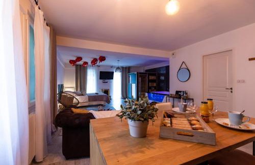Montchapet Apartment | Suite and Spa 21