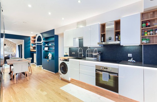 Chantilly House | Suite appart place Versepuy