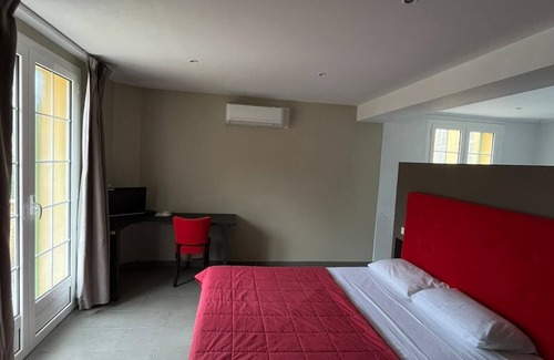 Porticciolo Apartment | Suite Avec Terrasse au Centre D'un Port de Pêche