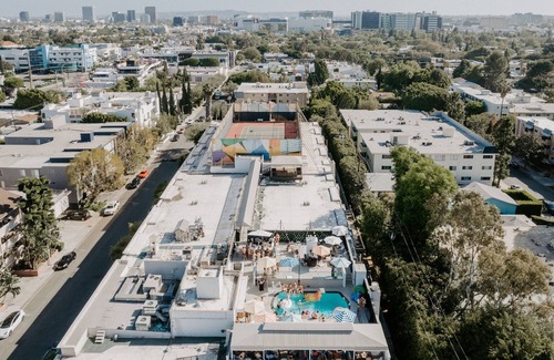Tri-West House | Suite + Balcony | Pool + Cabana | Bikes | Tennis