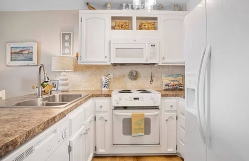 Carolina Beach Condo | Suite Carolina- Steps to Beach, Boardwalk, Restaurants & More-