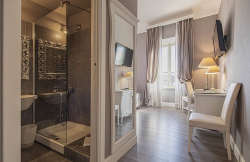 Marsala House | Suite Castrense