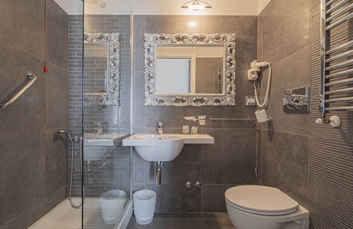 Marsala House | Suite Castrense