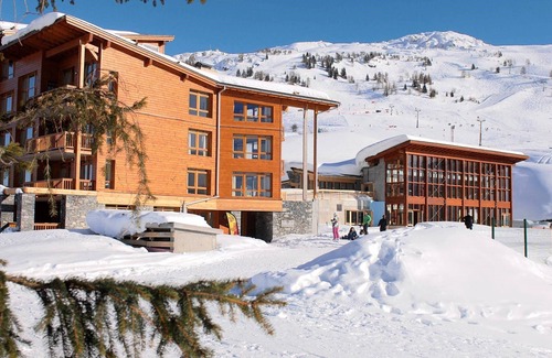 Arc-1800 Condo | Suite de 55m2 Local à Skis Piscine Semi-Couverte