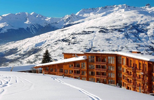 Arc-1800 Condo | Suite de 55m2 Local à Skis Piscine Semi-Couverte