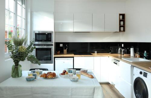 Chantilly Apartment | Suite des Princes with Private Garden by La Boîte En Plus