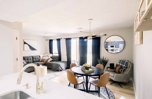 Table Rock Condo | Suite Dreams – Condo for 4