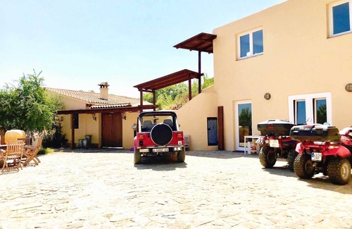 Tarraula Apartment | "suite Golondrina" very quiet location, yet only 10 minutes from the beach.