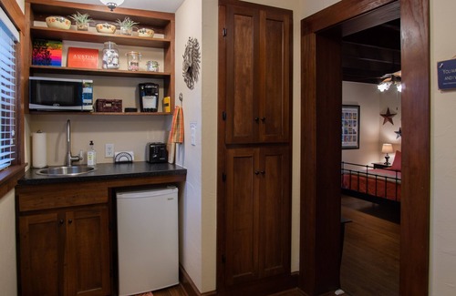West End House | Suite in Historic Downtown Home - 4 Blocks from Capitol