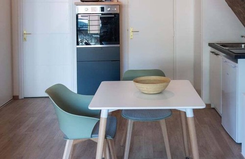 Charlier - Valvert Apartment | Suite Kella 2 - Tassin - Lovely renovated studio