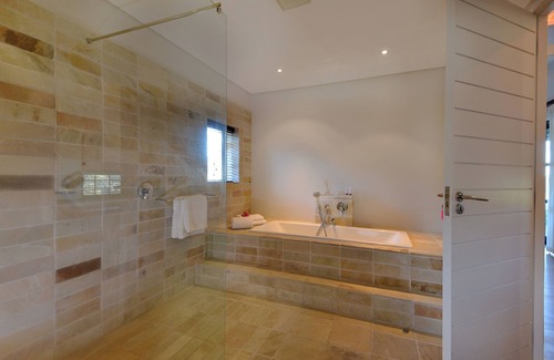 Stellenbosch Cabin | Suite - Ladybird