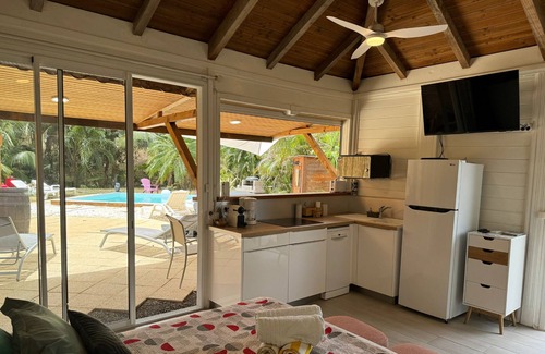 Riviere-Salee House | Suite Lagoon Climatisée Avec Piscine, spa Privatif