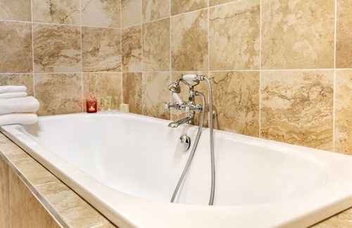 Staddlebridge House | Suite-Luxury-Wet room-and Shower The Middleton