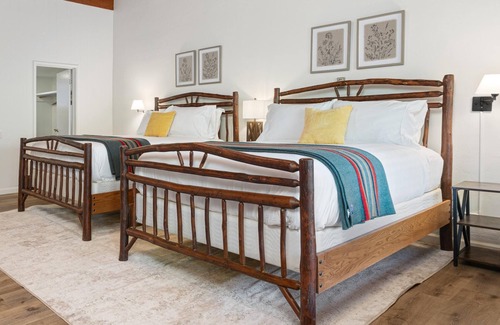 Springville Hotel | Suite Meadow Camp Nelson Lodge# 7