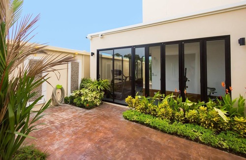 Nai Harn Villa | Suite Montero Tropiclook