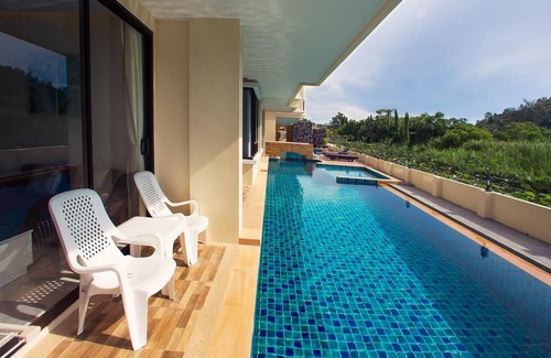 Nai Harn Villa | Suite Montero Tropiclook
