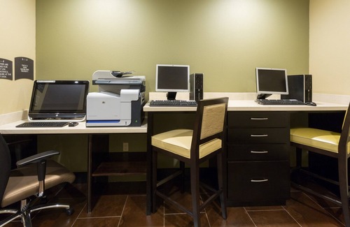 East Point Condo | Suite Near ATL | Free Breakfast, Shared BBQ Area, 24h Business Center!