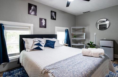 Smoketown Jackson House | Suite near downtown Louisville, KY - Suite IX