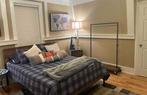 Rogersville House | Suite on the Shoals 87-Lakefront Shoals Creek