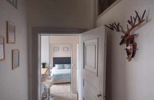 Centre Ville Bed & Breakfast | Suite Perret" bed and breakfast (2 rooms) Breakfast included