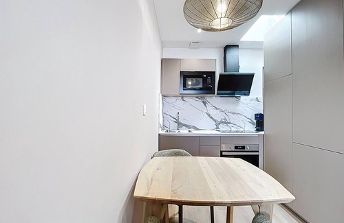 Montargis Apartment | Suite Prestige MoonLight LOVE-ROOM