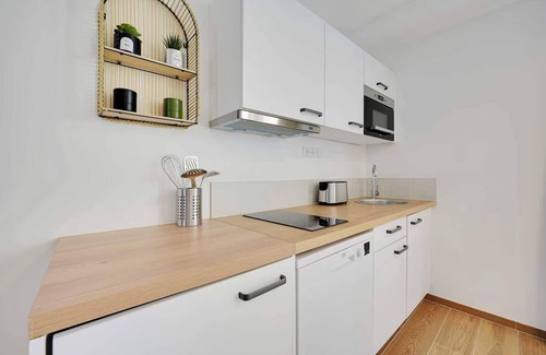 Vanves Apartment | Suite Raphaël #4- Rooftop & Air Conditioning