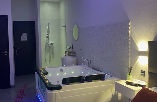Beaucaire Bed & Breakfast | Suite Romantique Balnéothérapie