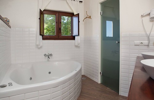 Laxe Apartment | Suite room in a 3 * Rustic hotel